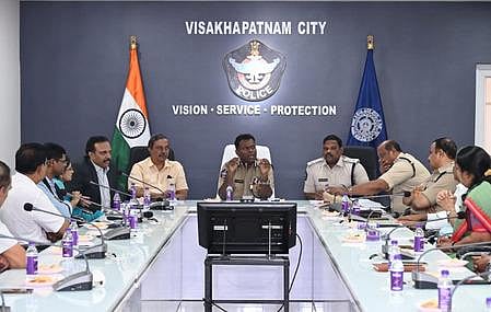 Police commissioner A Ravi Shankar (C) speaking at the relaunch of the Visakhapatnam City Security Council in Visakhapatnam on Monday. (Photo | EPS)