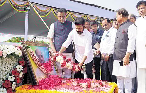 Chief Minister A Revanth Reddy and his Cabinet colleagues pay tribute to former prime minister PV Narasimha Rao on the latter’s 19th death anniversary at the PV Gnana Bhoomi on the banks of the Hussai