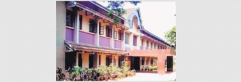 The old Kendriya Vidyalaya building was initially functioning near Cochin Shipyard. In 1970, the building, spreading over 7.5-acres, came to be at Gandhinagar