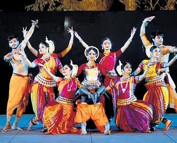 Andhra Natyam performed by Sathadika Nritya Sourabham .