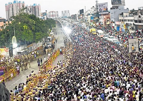When Chennai stopped to mourn its Captain