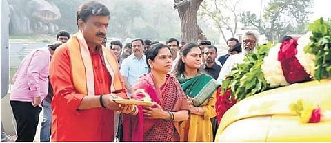 Gali Janardhana Reddy and his wife Lakshmiaruna perform pooja to launch ‘Kalyana Ratha’ in Anegundi, Koppal district, on Tuesday | Express