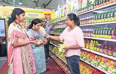 A vendor interacting with buyers at the Department of Industries and Commerce’s Plantation Expo 2023 featuring as many as 100 plantation stalls | Vincent Pulickal