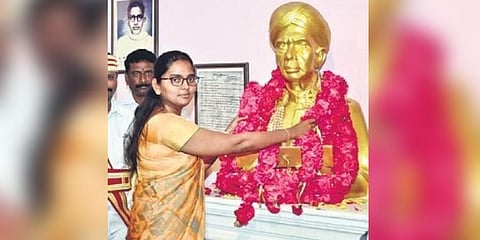 Tiruvarur Collector T Charusree, garlanding the bust of U V Swaminatha Iyer at his memorial in Uthamadanapuram | Express