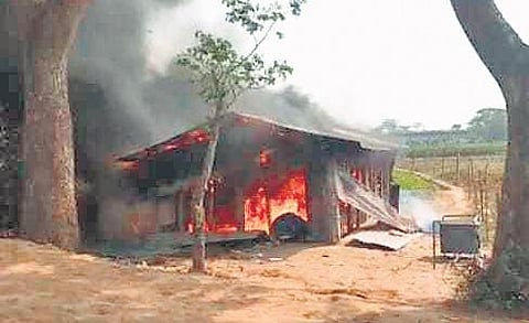 Office of the sand mafia in flames