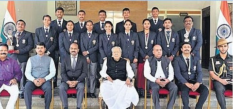 Andhra Pradesh Governor, CM laud NSS contingent for winning national-level awards