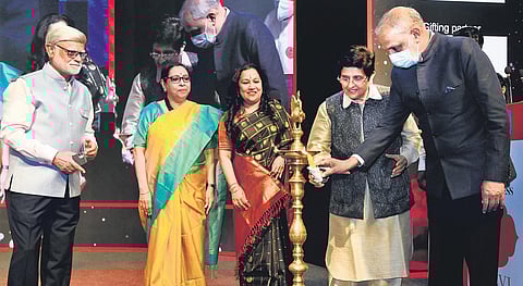 Chief guest Kiran Bedi lights the lamp in the presence of Chairman and Managing Director of The New Indian Express group Manoj Kumar Sonthalia, CEO Lakshmi Menon (centre),  Editorial Director Prabhu C