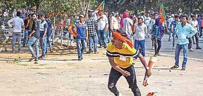 BJP workers clash with police, 21 cops injured in Odisha