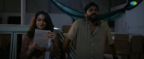 A still from the trailer of 'Ntikkakkakkoru Premondarnn' starring Sharafudheen and Bhavana in the lead. (Photo | YouTube screengrab)