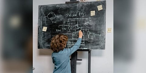 Dirigisme or Laissez Faire - Balancing strategic NEEDS for R&D