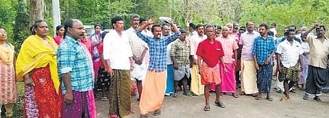 Protest being held under the leadership of residents at Cementpalam in Idukki  on Wednesday