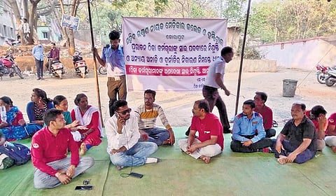 Temporary staff of SLN MCH staging relay strike in front of hospital | Express