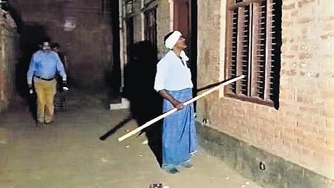 Gulab Yadav religiously wakes up Muslims in his area at 1am for Sehri. (Photo | Express)