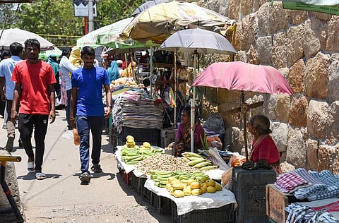 Street vendors at Mainguard gate in Tiruchy on Friday | M K Ashok Kumar