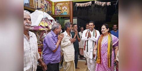 Union Minister Darshana Jardosh and BJP National Spokesperson Sambit Patra visit a Lord Jagannath temple, in Puri district. (Photo | PTI)