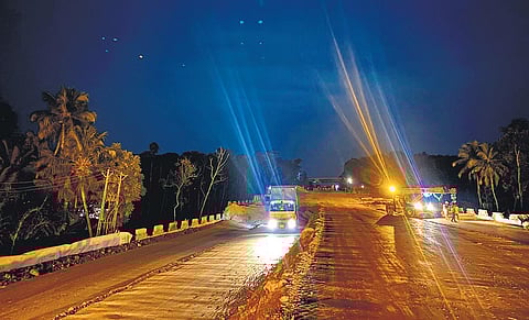 Work in progress at Vlathankara to complete the Mukkola-Karode NH 66 project