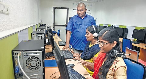 (L) Ragu Raman; Sasikumar along with visually impaired students at  Karna Vidya Foundation at Guindy Industrial Estate. (Photo| Ashwin Prasath, EPS)