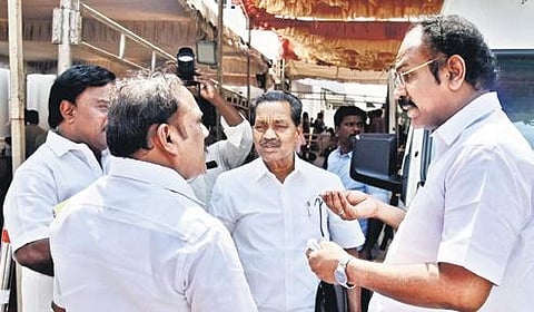 Ministers CV Ganesan and Thangam Thennarasu convincing CPI and CPM MLAs after they walked out over bill to increase working hours | P JAWAHAR