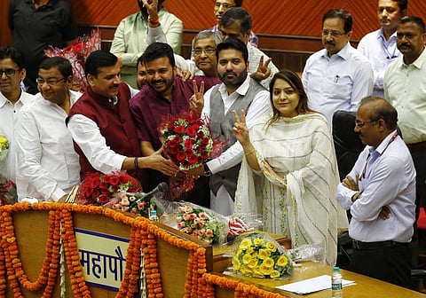 AAP's Shelly Oberoi and Aaley Mohammad Iqbal pose after being elected again as the mayor and deputy mayor of MCD in New Delhi. (Photo | Parveen Negi, EPS)