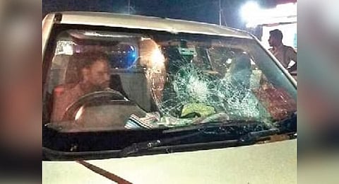 Coal mafia go bold, attack mines officials and police on NH-55