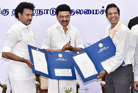 CM MK Stalin and School Education Minister Anbil Mahesh with IIT Madras director v kamakoti. (Photo| P Jawahar, EPS)