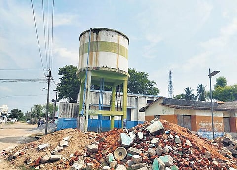 An overhead tank at Varagur village panchayat | Express