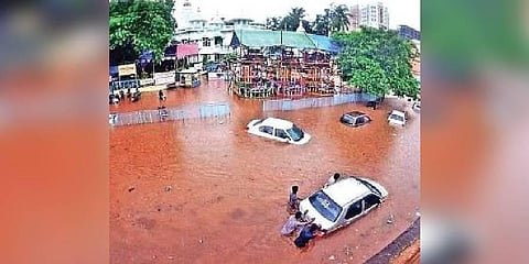 Waterlogging on the service road of NH-16 near Nayapalli Iskcon temple