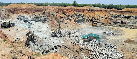 Mining work being illegally carried out on forest land