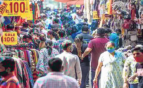 Shoppers thronging markets with Rs 2,000 note bundles, say traders in New Delhi
