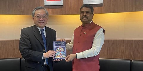 Union Education Minister Dharmendra Pradhan meets with Singapore's Minister of Trade and Industry Gan Kim Yong. (Photo | Twitter @dpradhanbjp)