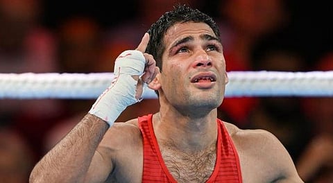 Hussamuddin was too quick for Lyu and won the bout by 5-0 verdict.