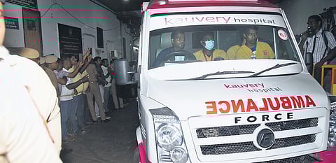 Senthil Balaji being shifted to Kauvery Hospital from Omandurar hospital in an ambulance on Thursday | P Ravikumar