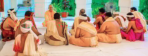 Gajapati Dibyasingha Deb holding discussion with senior Daitapati servitors in Puri on Thursday | Express