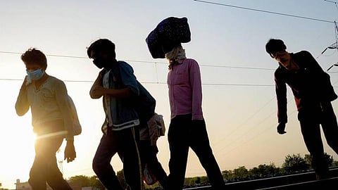 Image of labourers used for representational purposes.