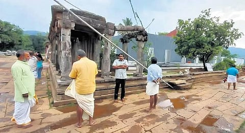 Advocate Commissioner M R Arun Karanavar visting Thirunelly temple | FILE pic