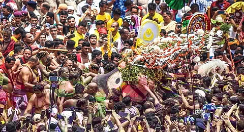The ceremonial Pahandi of Lord Jagannath during Rath Yatra in Puri | DEBADATTA MALLICK