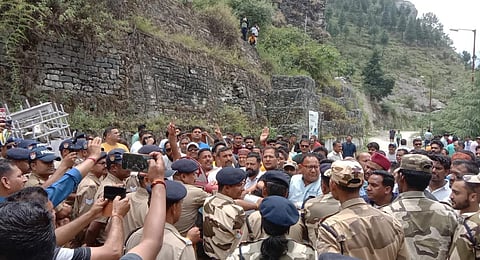 Joshimath observe 'bandh' to protest construction of Helang-Marwari bypass
