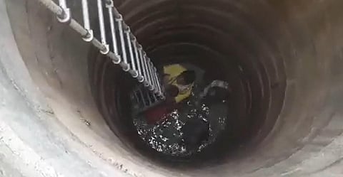 18-month-old girl, who had fallen into a 30 feet-deep well, was rescued by Bolangir fire services personnel (Photo | Twitter)