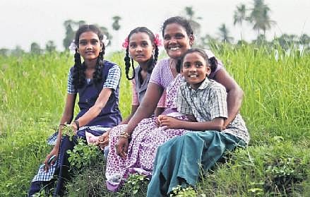 M Krishnaveni (32) from Keezhmalaiyanur in Villupuram with her three daughters | Sriram R
