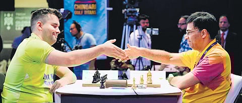 Ian Nepomniachtchi (L) before his tie against Viswanathan Anand in the GCL. (Express Photo)