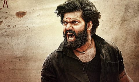 Muthaiya capitalises on Arya’s fiery looks, physique and charisma in these action blocks, keeping the focus away from the weak zones of the actor like dialogue delivery and emotion-heavy performance.