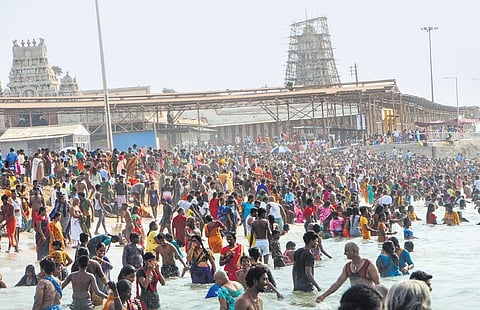 The Arulmigu Subramaniya Swamy Temple in Tiruchendur has been witnessing erosion since 1960 | file picture