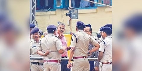 CBI officials interact with RPF personnel near the Bahanaga Bazar Railway Station in Balasore district | PTI