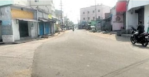 ​  A road wears deserted look during the bandh in Talcher on Wednesday | Express  ​