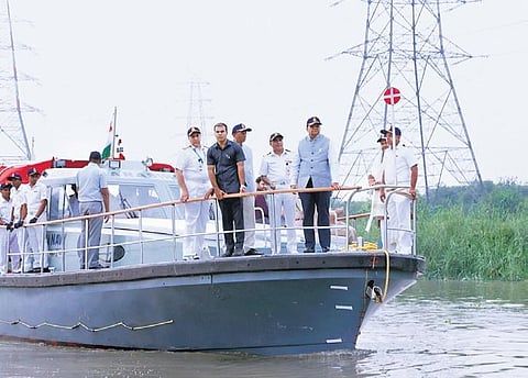 L-G VK Saxena inspects navigable stretches of the Yamuna on July 4 | twitter