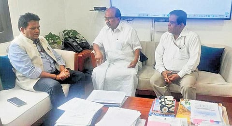 Kerala government special representative K V Thomas in talks with Railway Board (infrastructure) member Roop Narayan Sunkar in Delhi. A K Vijayakumar (right). (Photo | Express)