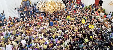 A large crowd throngs Durbar Hall to pay last respects to Oommen Chandy. (Photo | B P Deepu)
