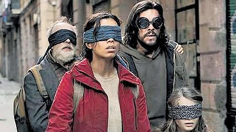 A scene from 'Bird Box Barcelona'