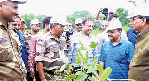 Delhi CM Arvind Kejriwal and L-G VK Saxena at Asola Bhati sanctuary on Saturday. (Photo | Express)
