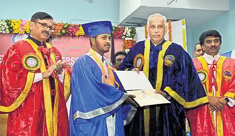 Governor S Abdul Nazeer awarding medals to students during the 12th convocation of Sri Venkateswara Veterinary University | Madhav K